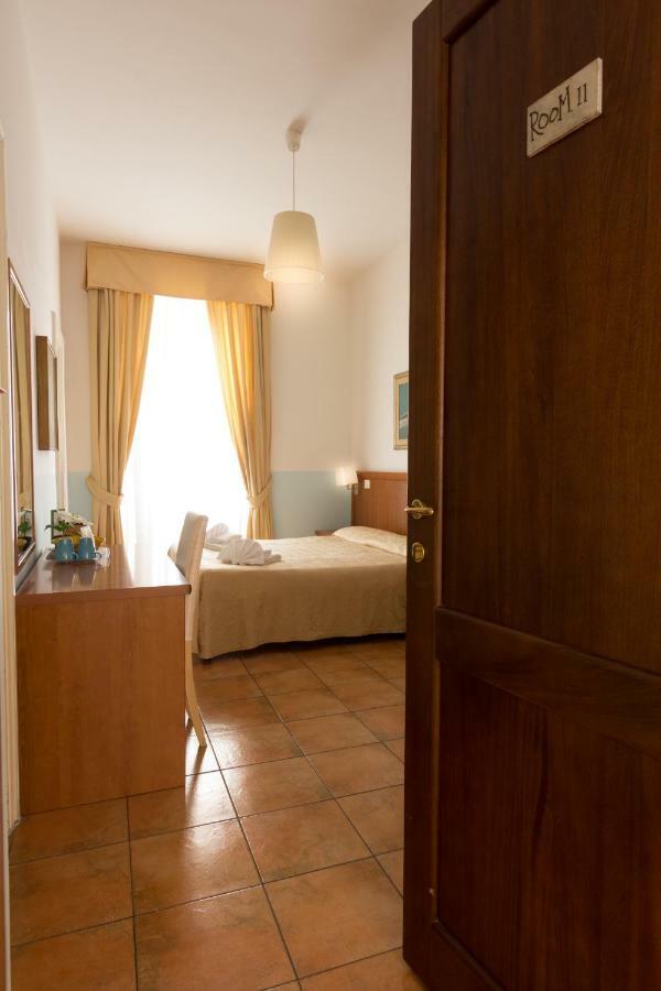 Few Steps From St Peter Bed & Breakfast Exterior foto